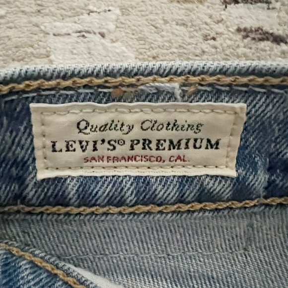 Levi’s Wedgie Icon Fit Ankle Jeans - Picture 11 of 13